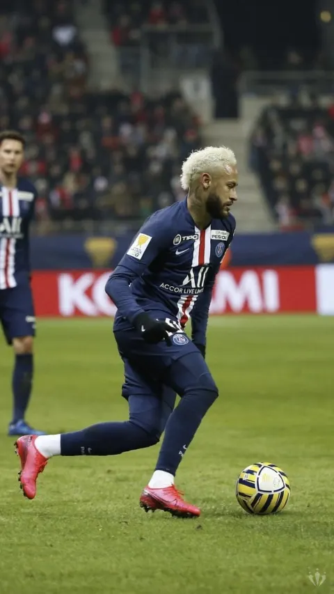 Neymar Jr jogando futebol pelo PSG