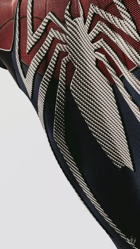 Close-up do traje do Homem-Aranha