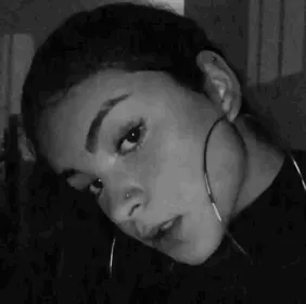 Avatar feminino preto e branco