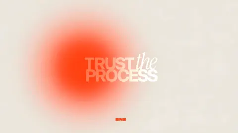 Wallpaper minimalista Trust The Process